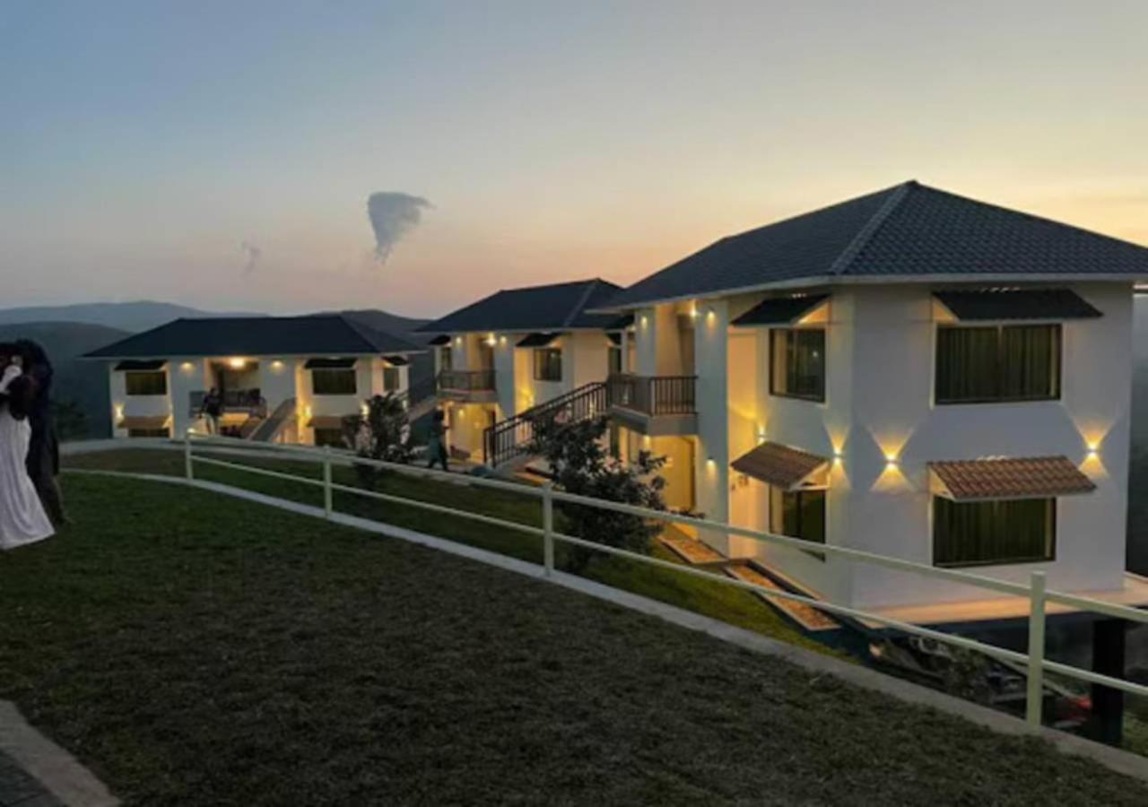 7Th Heaven Resorts 瓦加蒙 外观 照片